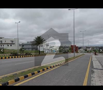 Prime location cornor 14 marla plot available