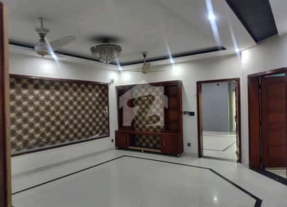 Lower Portion Of 10 Marla Is Available For rent In Bahria Town - Sector C, Lahore