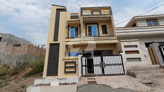Looking For A Prime Location House In Airport Housing Society - Sector 4