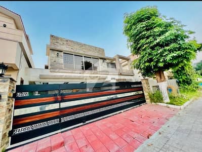 1 Kanal Brand New Designer House On Prime Location Up For Sale