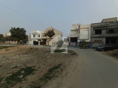 نیو لاہور سٹی ۔ فیز 3 نیو لاهور سٹی,لاہور میں 10 مرلہ رہائشی پلاٹ 63.0 لاکھ میں برائے فروخت۔ نیو لاہور سٹی ۔ فیز 3 نیو لاهور سٹی,لاہور میں 10 مرلہ رہائشی پلاٹ 63.0 لاکھ میں برائے فروخت۔