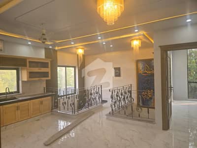 10 MARLA BRAND NEW LUXURY HOUSE FOR SALE