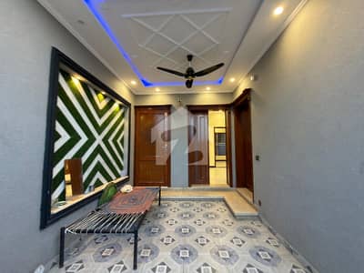 Central Park Housing Scheme  Most Beautiful And Good Looking House Available For Rent  Near To Park Masjid And Market