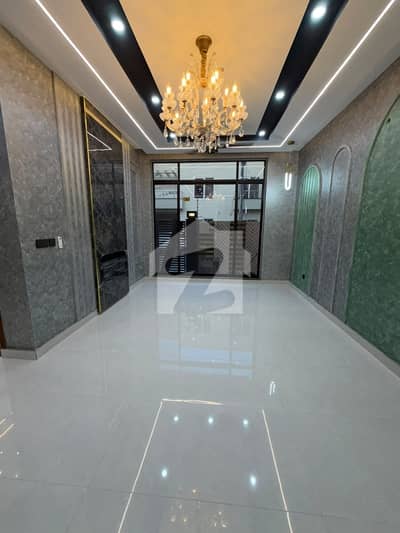 Central Park Housing Scheme 10 Marla Upper Option Available For Rent Near To Park And Masjid