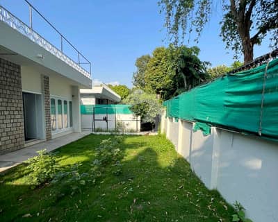 ایف ۔ 8/1 ایف ۔ 8,اسلام آباد میں 5 کمروں کا 1 کنال مکان 24.0 کروڑ میں برائے فروخت۔