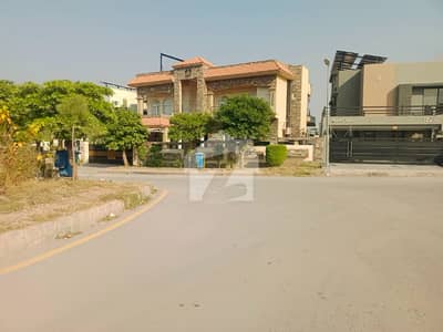 Highly-coveted 1 Kanal Residential Plot Is Available In Bahria Town Phase 8 - Club City For sale Highly-coveted 1 Kanal Residential Plot Is Available In Bahria Town Phase 8 - Club City For sale