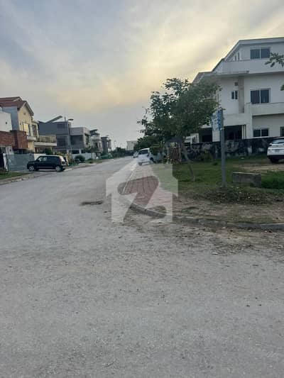 E Block 10 Marla plot available for sale