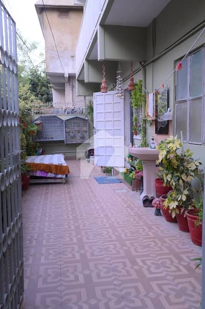 بفر زون - سیکٹر 15-A / 5 بفر زون,نارتھ کراچی,کراچی میں 6 کمروں کا 6 مرلہ مکان 4.15 کروڑ میں برائے فروخت۔