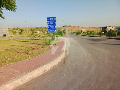 10 Marla Develop Solid Land Plot For Sale In F-3 Phase 8 10 Marla Develop Solid Land Plot For Sale In F-3 Phase 8