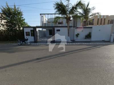 ڈی ایچ اے فیز 8 ڈی ایچ اے ڈیفینس,کراچی میں 5 کمروں کا 1 کنال مکان 26.0 کروڑ میں برائے فروخت۔