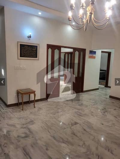 بریج کالونی کینٹ,لاہور میں 5 کمروں کا 1 کنال مکان 4.0 لاکھ میں کرایہ پر دستیاب ہے۔
