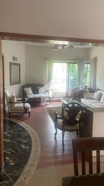 1 KANAL 3 BEDROOM LOWER PORTION AVAILABLE FOR RENT