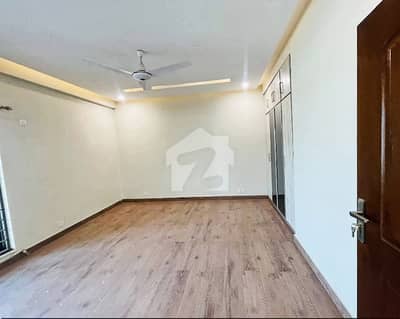 12 MARLA BRAND NEW APARTMENT FOR RENT IN ASKARI 10