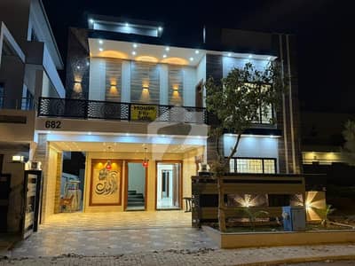 ٹاپ سٹی 1 - بلاک ڈی ٹاپ سٹی 1,اسلام آباد میں 5 کمروں کا 10 مرلہ مکان 4.6 کروڑ میں برائے فروخت۔ ٹاپ سٹی 1 - بلاک ڈی ٹاپ سٹی 1,اسلام آباد میں 5 کمروں کا 10 مرلہ مکان 4.6 کروڑ میں برائے فروخت۔