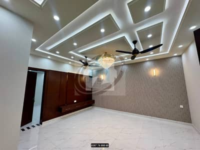 10 Marla House Available for Rent