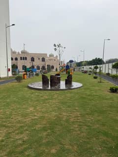 12 MARLA 4 BEDROOM BRAND NEW 1ST FLOOR APARTMENT AVAILABLE FOR RENT