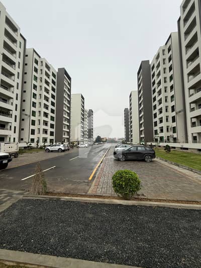 12 MARLA 4 BEDROOM BRAND NEW 1ST FLOOR APARTMENT AVAILABLE FOR RENT