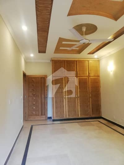 30x60 Beautifull House For Sale In G-13 30x60 Beautifull House For Sale In G-13