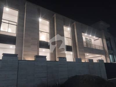 گجّومتہ لاہور میں 3 کنال Studio فیکٹری 25.0 کروڑ میں برائے فروخت۔
