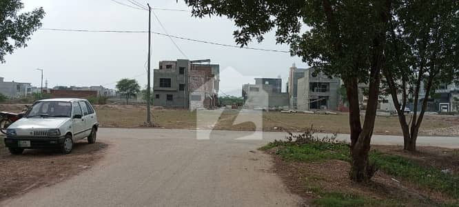 ایڈن ریزیڈینشیا ایڈن,لاہور میں 3 مرلہ رہائشی پلاٹ 60.0 لاکھ میں برائے فروخت۔