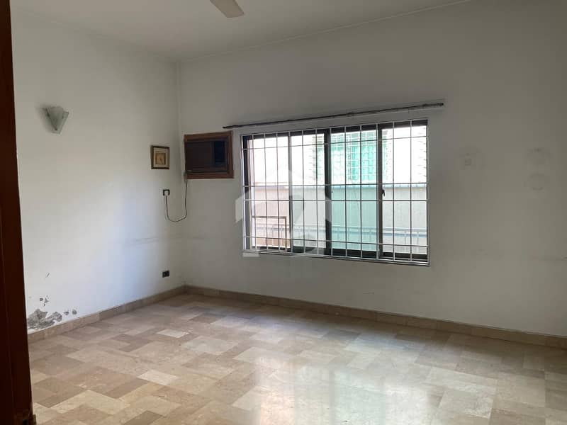 10 Marla Lower Portion For Rent In Beautiful E-11 10 Marla Lower Portion For Rent In Beautiful E-11