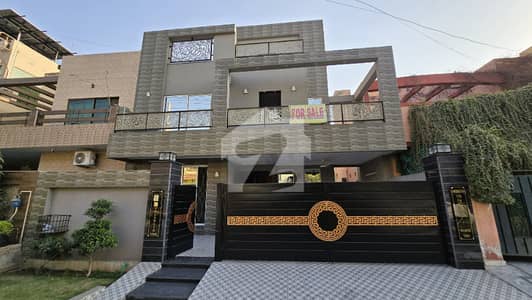 ویلینشیاء ہاؤسنگ سوسائٹی لاہور میں 6 کمروں کا 10 مرلہ مکان 4.75 کروڑ میں برائے فروخت۔