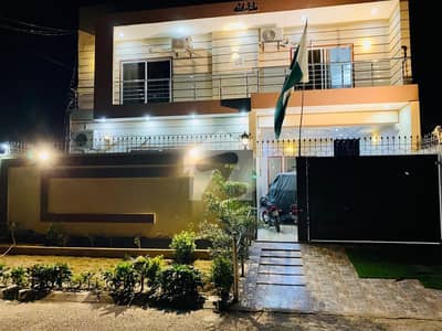 فاطمہ جناح ٹاؤن ۔ بلاک اے فاطمہ جناح ٹاؤن,ملتان میں 4 کمروں کا 10 مرلہ مکان 2.5 کروڑ میں برائے فروخت۔