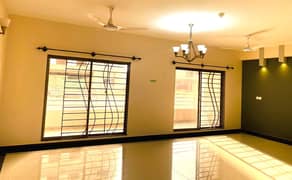 House In Askari 5 - Sector H Sized 375 Square Yards Is Available