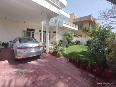 ڈی او ایچ ایس فیز 1 ملیر کنٹونمنٹ,کینٹ,کراچی میں 6 کمروں کا 1 کنال مکان 14.6 کروڑ میں برائے فروخت۔