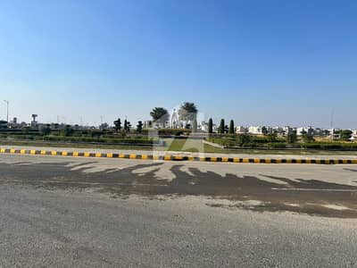 Estate hawk offer defence phase 7 block Y near park main back masjid