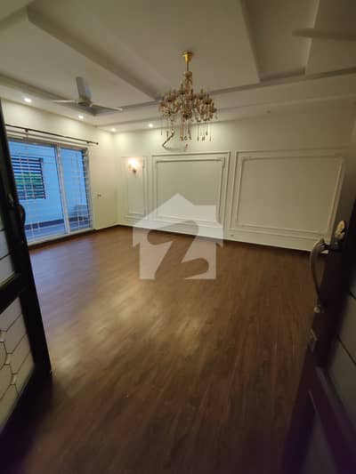 1 Kanal Upper Portion For Rent In Uet Society