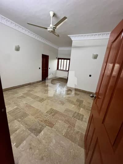 600 Yards Bungalow For Commercial &Amp; Residential Use