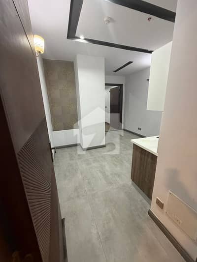 Gulberg Arena 6th Floor Main Road Facing 1 Bed Apartment Available For Rent