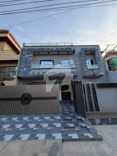 10 Marla Brand new House for Sale in Good Condition