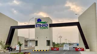 ETIHAD TOWN 3 MAIN PINE AVANUE COMMERCIAL PLOTS ON INSTALLMENTS