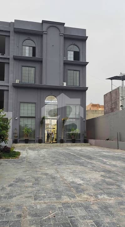 پائن ایونیو لاہور میں 3 کنال Studio عمارت 19.99 لاکھ میں کرایہ پر دستیاب ہے۔ پائن ایونیو لاہور میں 3 کنال Studio عمارت 19.99 لاکھ میں کرایہ پر دستیاب ہے۔