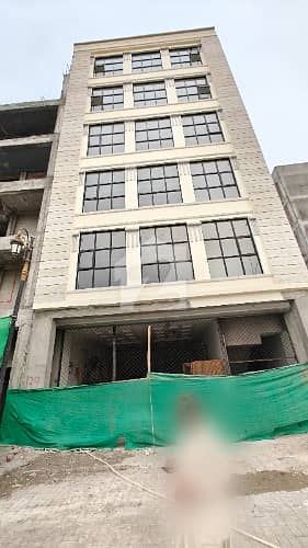 جوہر ٹاؤن لاہور میں 5 کمروں کا 2 کنال عمارت 8.0 لاکھ میں کرایہ پر دستیاب ہے۔