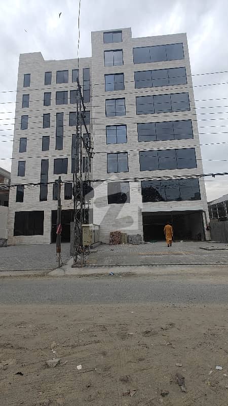 COMMERCIAL BUILDING FOR RENT ON MAIN BOULEVARD COMMERCIAL BUILDING FOR RENT ON MAIN BOULEVARD