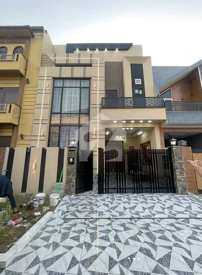 Centrally Located Prime Location House For sale In Citi Housing Society Available