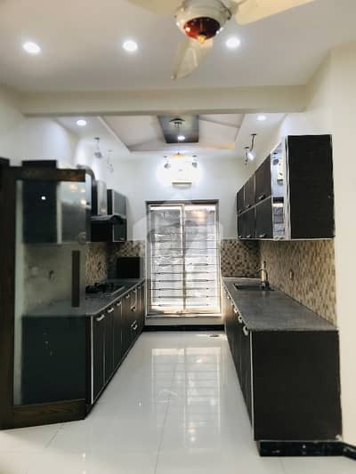 10 Marla Neat and clean upper portion available for rent gulbahar block Bahria Town Lahore