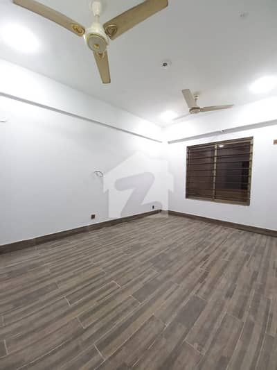 3 BED DD LEASED APARTMENT FOR SALE AT CANTT VIEW LODGES. 3 BED DD LEASED APARTMENT FOR SALE AT CANTT VIEW LODGES.