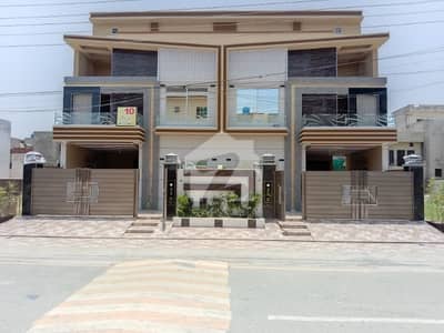 جوہر ٹاؤن فیز 2 جوہر ٹاؤن,لاہور میں 6 کمروں کا 10 مرلہ مکان 5.5 کروڑ میں برائے فروخت۔ جوہر ٹاؤن فیز 2 جوہر ٹاؤن,لاہور میں 6 کمروں کا 10 مرلہ مکان 5.5 کروڑ میں برائے فروخت۔
