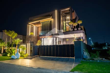 Stunning 1-Kanal Ultra Modern Fully Furnished House Ready to Move