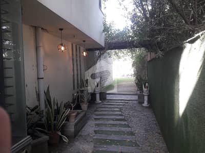 500 Yards Beautiful Bungalow