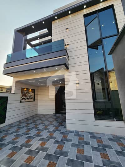 10 MARLA Double Storey Luxury Stylish Ultra MODERN STYLE HOUSE Available For Sale In Architect Society Near Joher Town UCP University Lahore. 10 MARLA Double Storey Luxury Stylish Ultra MODERN STYLE HOUSE Available For Sale In Architect Society Near Joher Town UCP University Lahore.