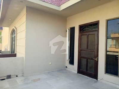 E-11 Islamabad 10 Marla Upper Portion For Rent