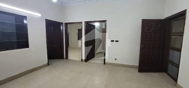 گلشنِ اقبال - بلاک 4 گلشنِ اقبال,گلشنِ اقبال ٹاؤن,کراچی میں 9 کمروں کا 1 کنال مکان 7.25 لاکھ میں کرایہ پر دستیاب ہے۔ گلشنِ اقبال - بلاک 4 گلشنِ اقبال,گلشنِ اقبال ٹاؤن,کراچی میں 9 کمروں کا 1 کنال مکان 7.25 لاکھ میں کرایہ پر دستیاب ہے۔