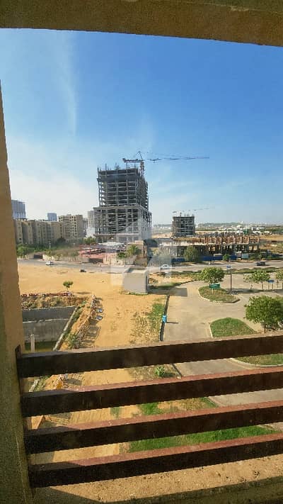 950 Square Feet Flat available for sale in Bahria Town Karachi, Bahria Town Karachi