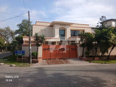6237 SQFT COVERED ELEGANT AND FULLY MAINTAINED SUPER HOT LOCATED BUNGALOW IS AVAILABLE IN THE BEST BLOCK OF WAPDA TOWN LAHORE.
