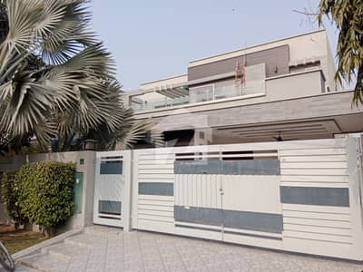 10 MARLA ELEGANT AND FULLY MAINTAINED SUPER HOT LOCATED BUNGALOW IS AVAILABLE IN THE BEST BLOCK OF DHA PHASE 8 EX PARK VIEW LAHORE. 10 MARLA ELEGANT AND FULLY MAINTAINED SUPER HOT LOCATED BUNGALOW IS AVAILABLE IN THE BEST BLOCK OF DHA PHASE 8 EX PARK VIEW LAHORE.